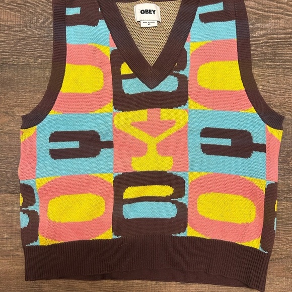 Obey XS worn once “Miles” sweater vest- this is absolutely new condition. - Picture 3 of 6